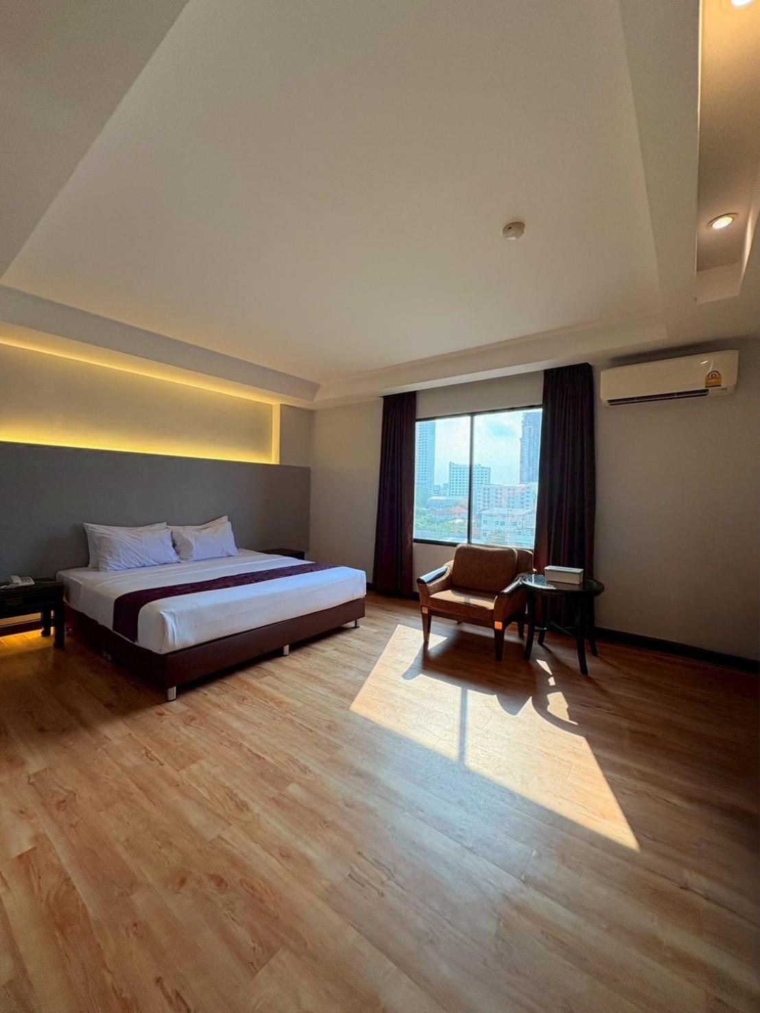 Atrium Boutique Hotel Bangkok Exterior foto