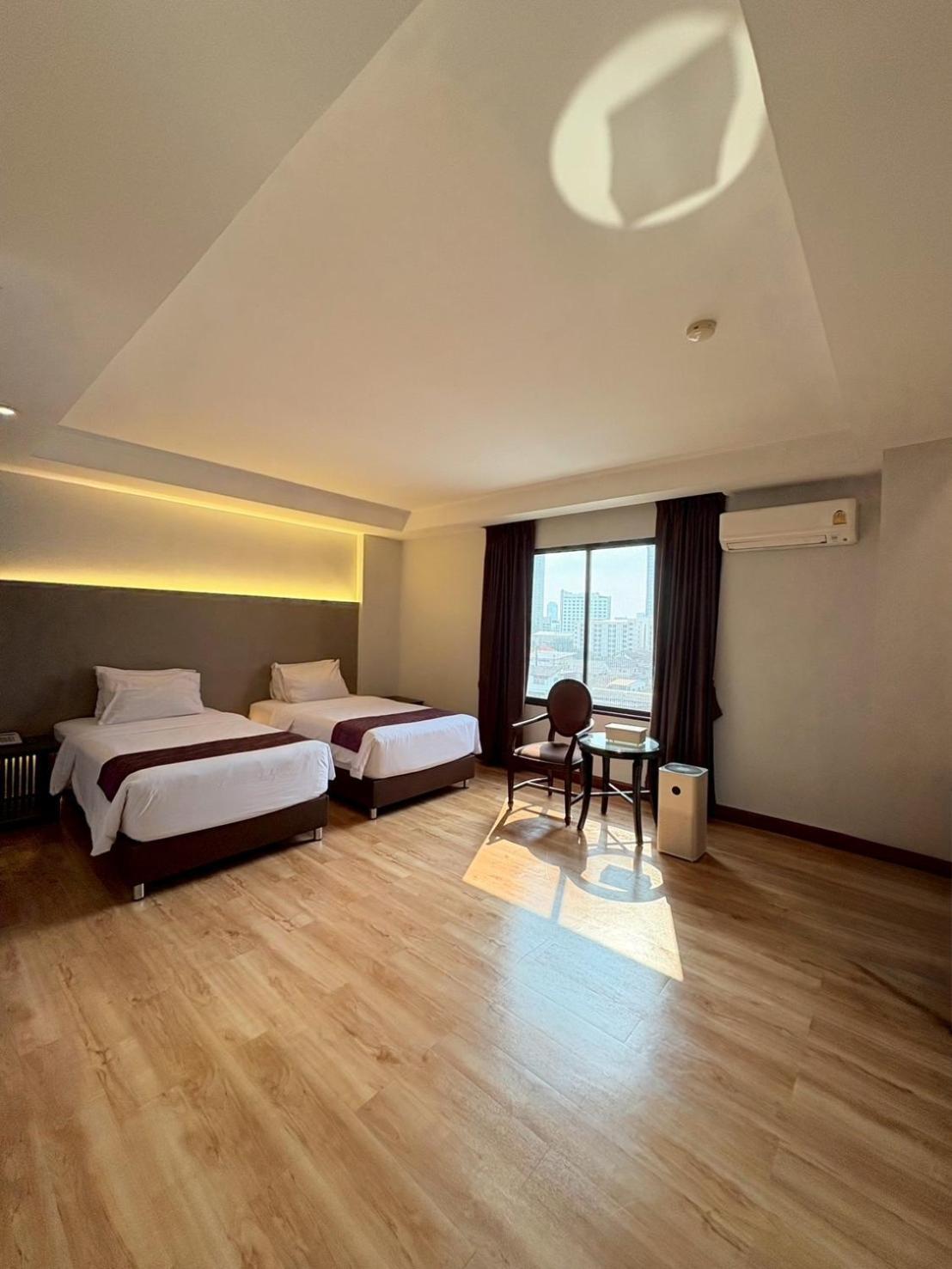 Atrium Boutique Hotel Bangkok Exterior foto